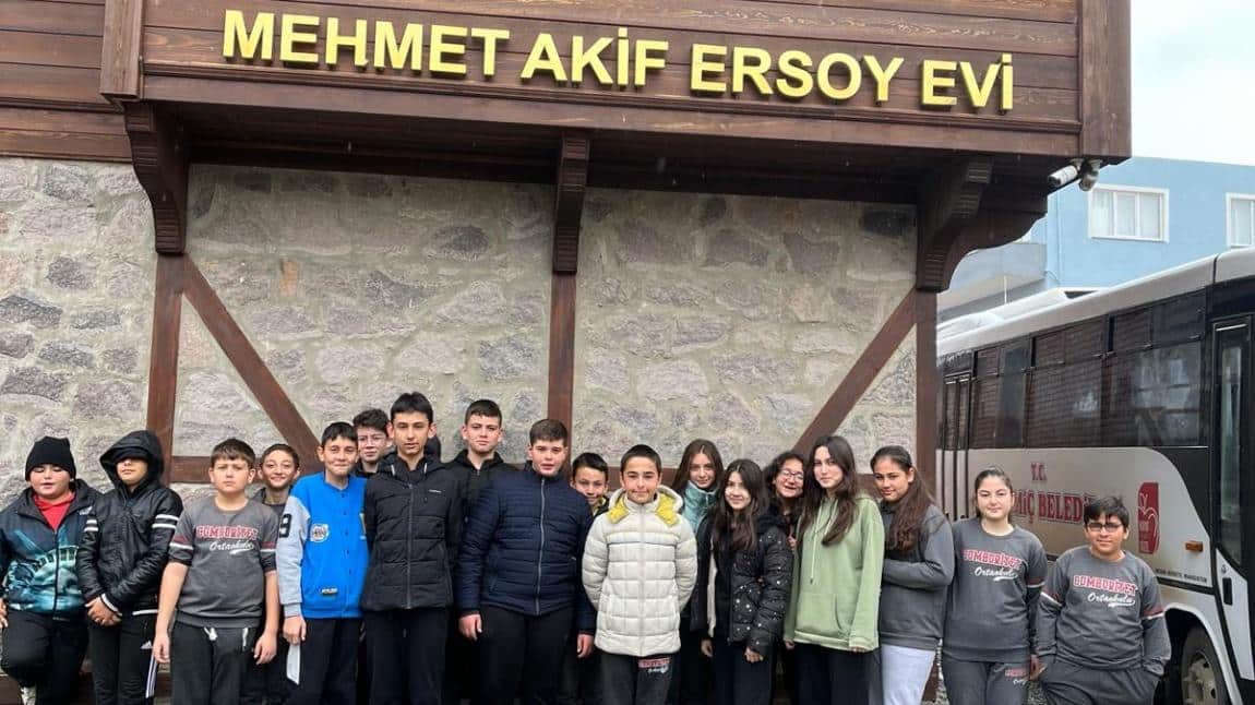 M. AKİF ERSOY Haftası Etkinlikleri Kapsamında 7.sınıf Öğrencileriz M. Akif Ersoy Evini Ziyaret Ettiler.